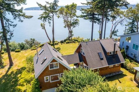 42 G Mukilteo Way Hat Island WA 98206