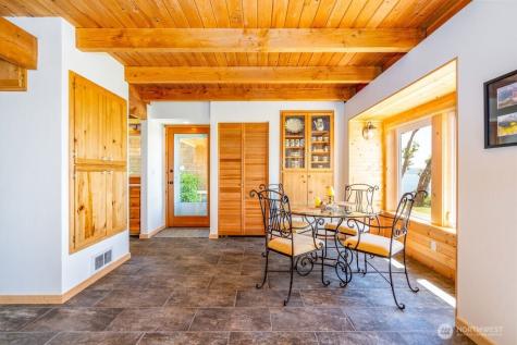 42 G Mukilteo Way Hat Island WA 98206