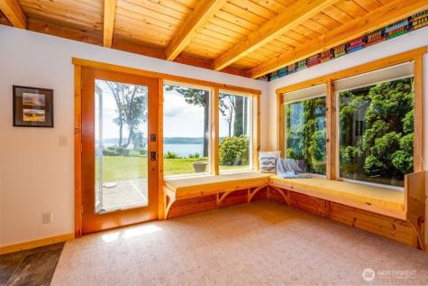 42 G Mukilteo Way Hat Island WA 98206