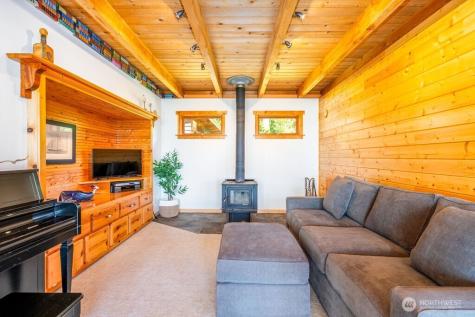 42 G Mukilteo Way Hat Island WA 98206