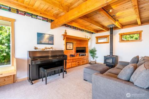 42 G Mukilteo Way Hat Island WA 98206