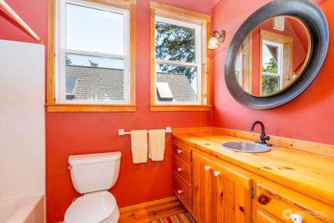 42 G Mukilteo Way Hat Island WA 98206