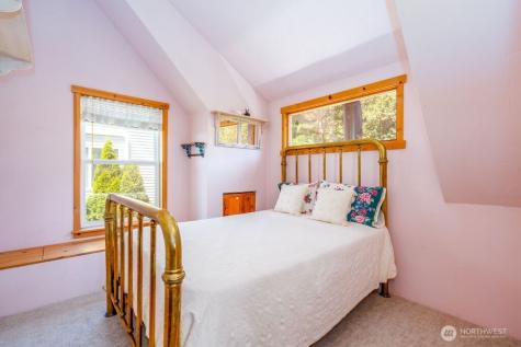 42 G Mukilteo Way Hat Island WA 98206