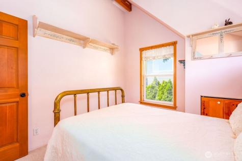 42 G Mukilteo Way Hat Island WA 98206