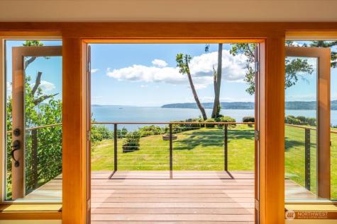 42 G Mukilteo Way Hat Island WA 98206