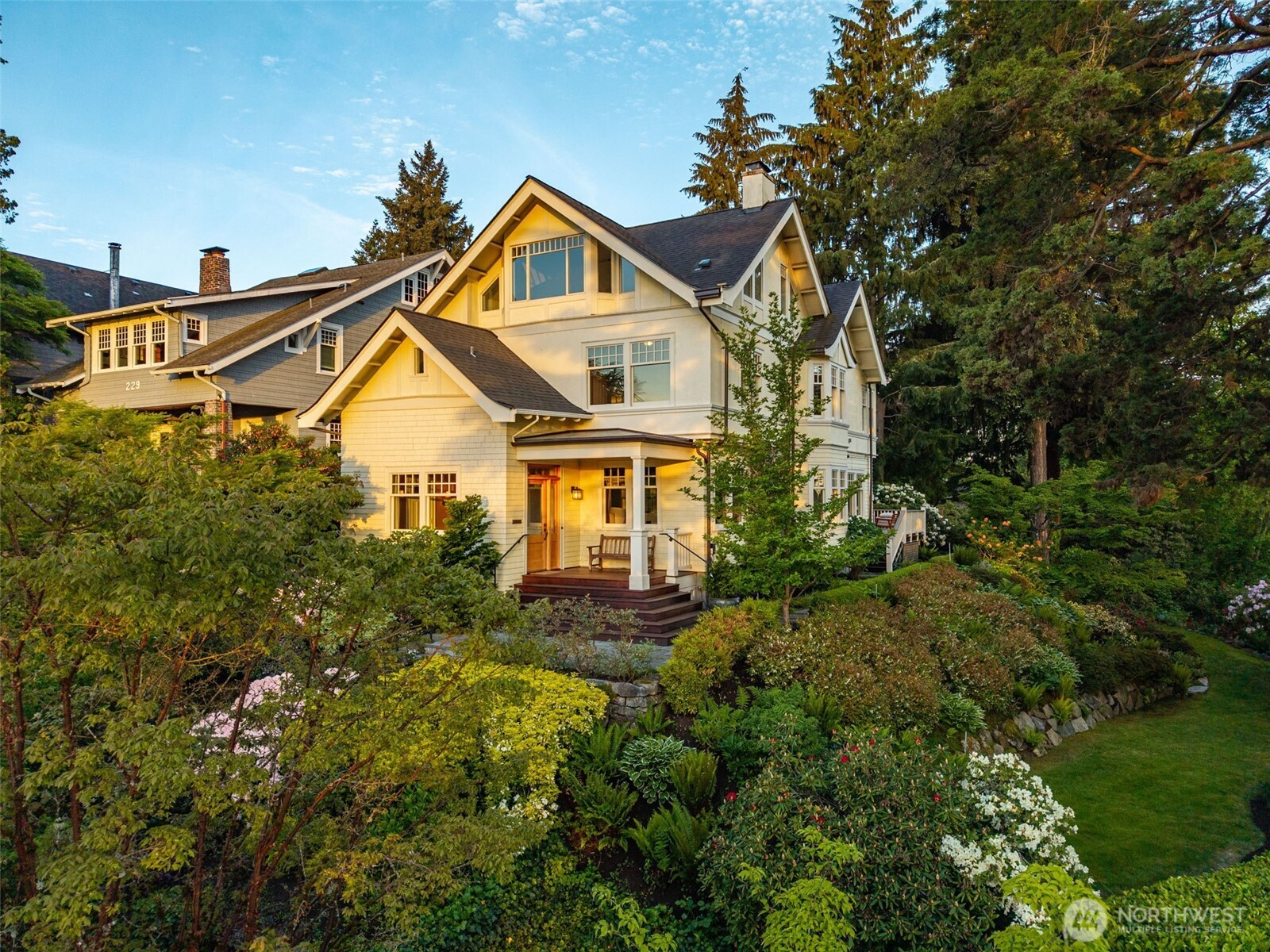233 36th Avenue E Seattle WA 98112