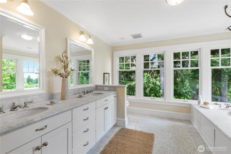 233 36th Avenue E Seattle WA 98112