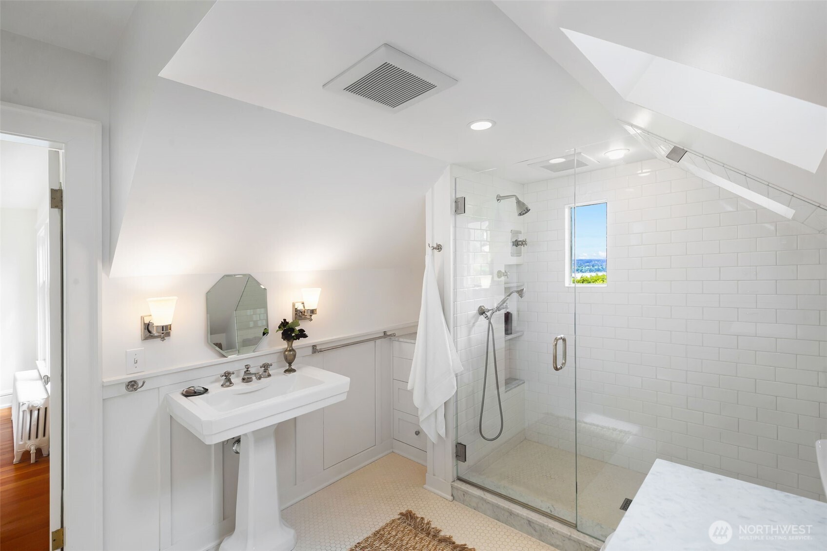 233 36th Avenue E Seattle WA 98112