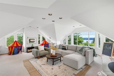 233 36th Avenue E Seattle WA 98112