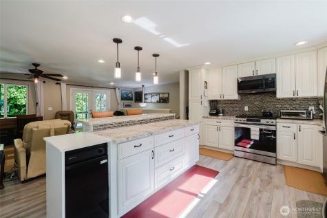 7530 Navajo Trail NE Bremerton WA 98311