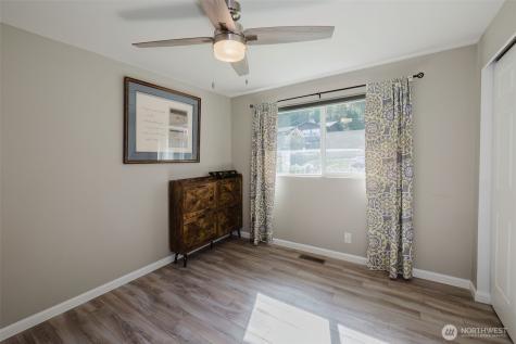 7530 Navajo Trail NE Bremerton WA 98311