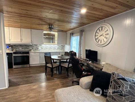 700 NW Crosby Avenue Oak Harbor WA 98277