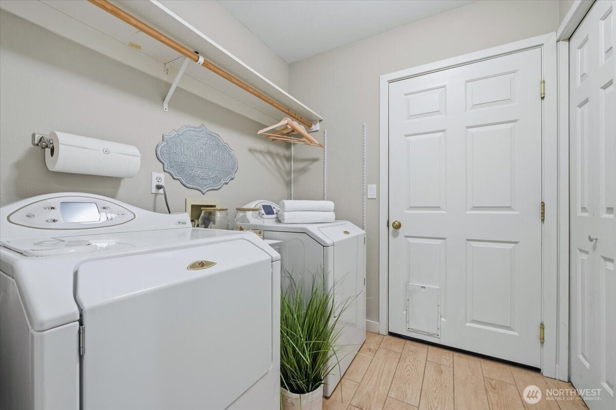 879 Kamus Way Fox Island WA 98333