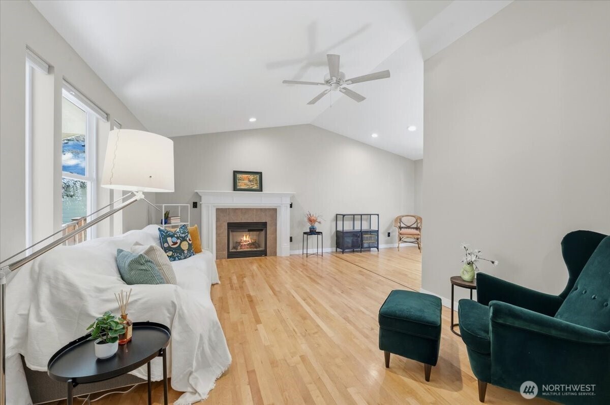 879 Kamus Way Fox Island WA 98333