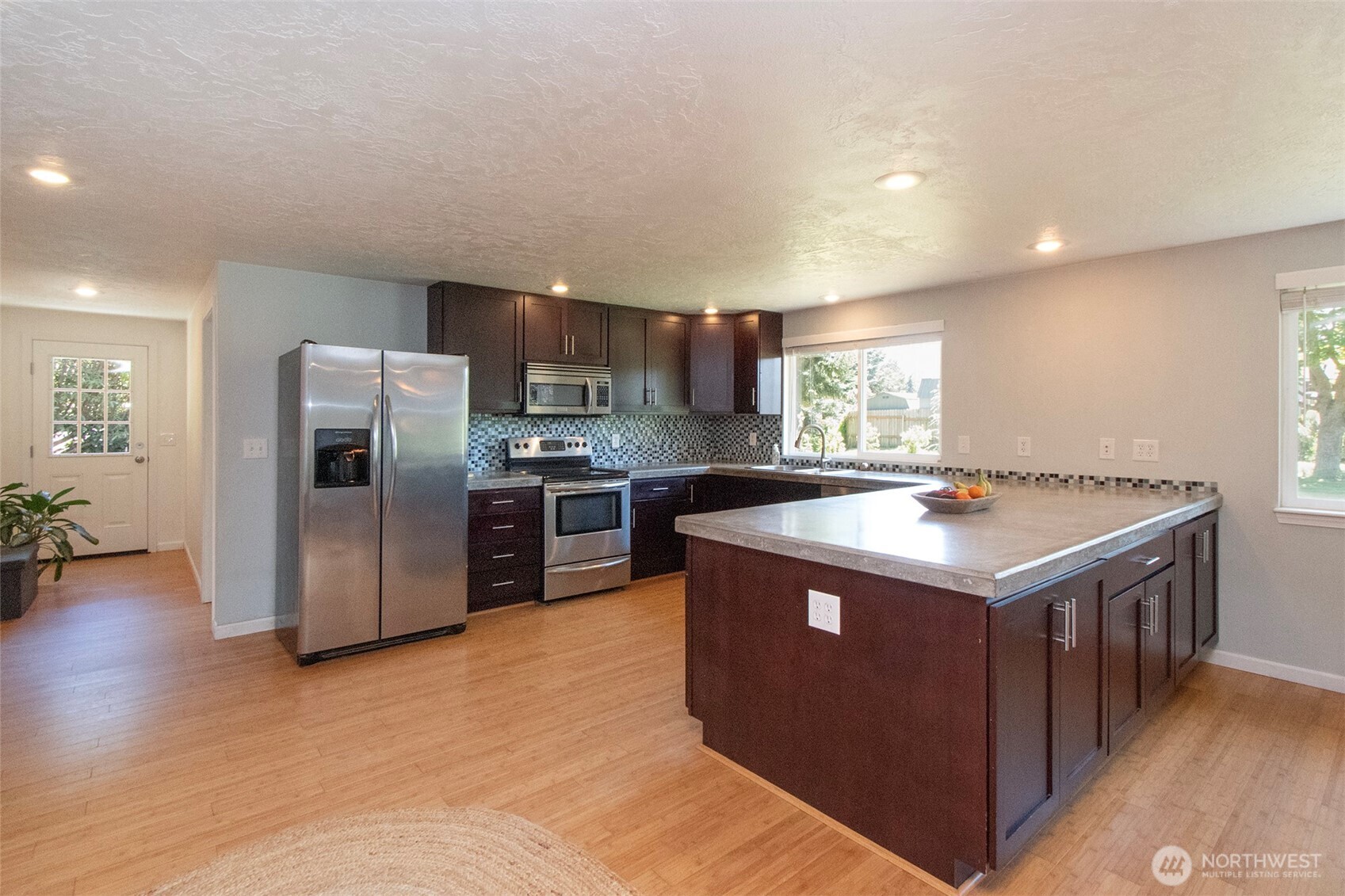 221 Mccomb Lane Sequim WA 98382