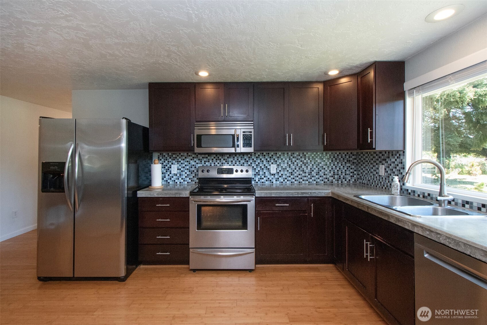 221 Mccomb Lane Sequim WA 98382