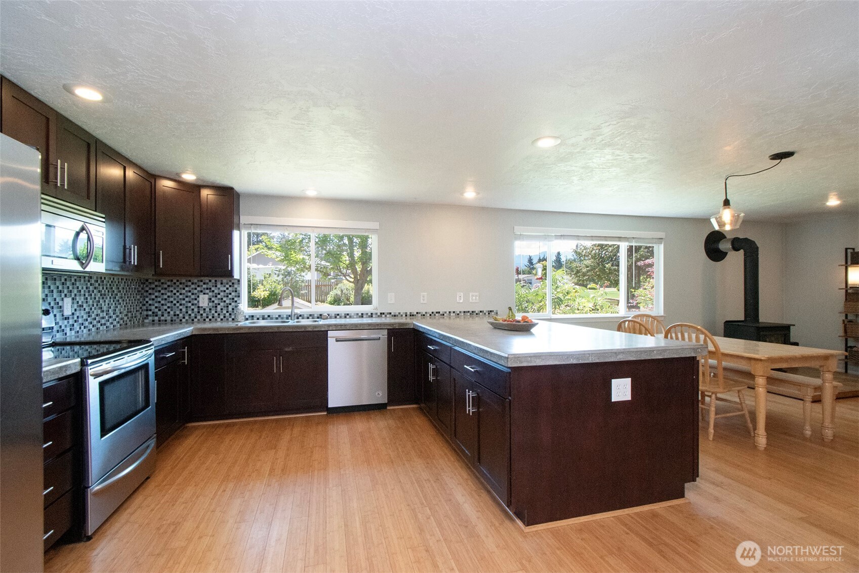 221 Mccomb Lane Sequim WA 98382