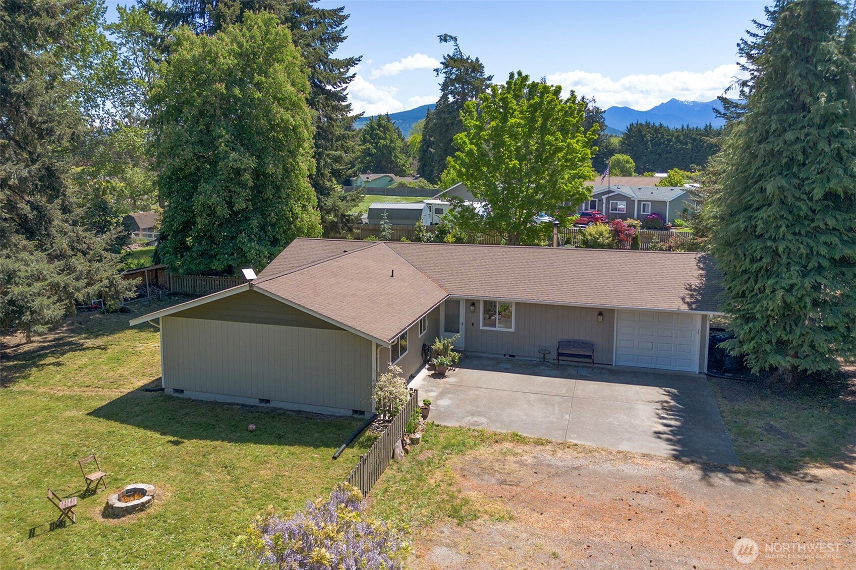 221 Mccomb Lane Sequim WA 98382