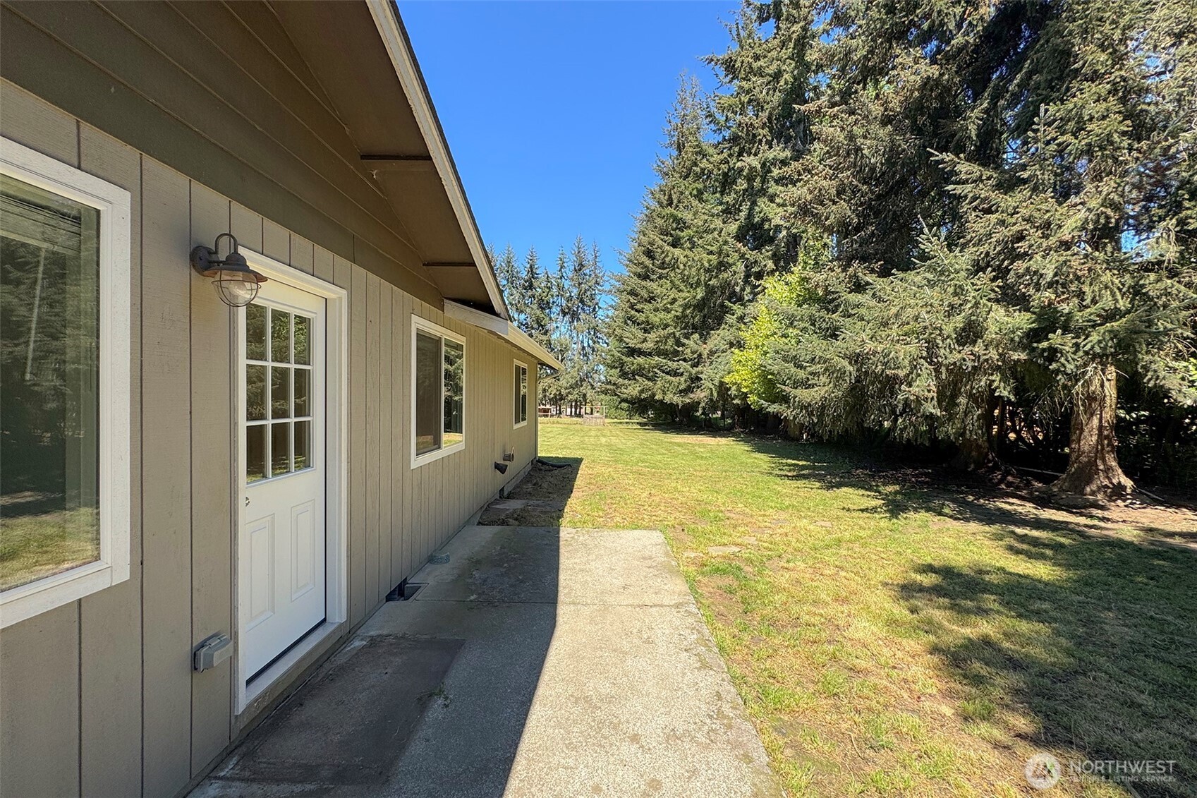 221 Mccomb Lane Sequim WA 98382