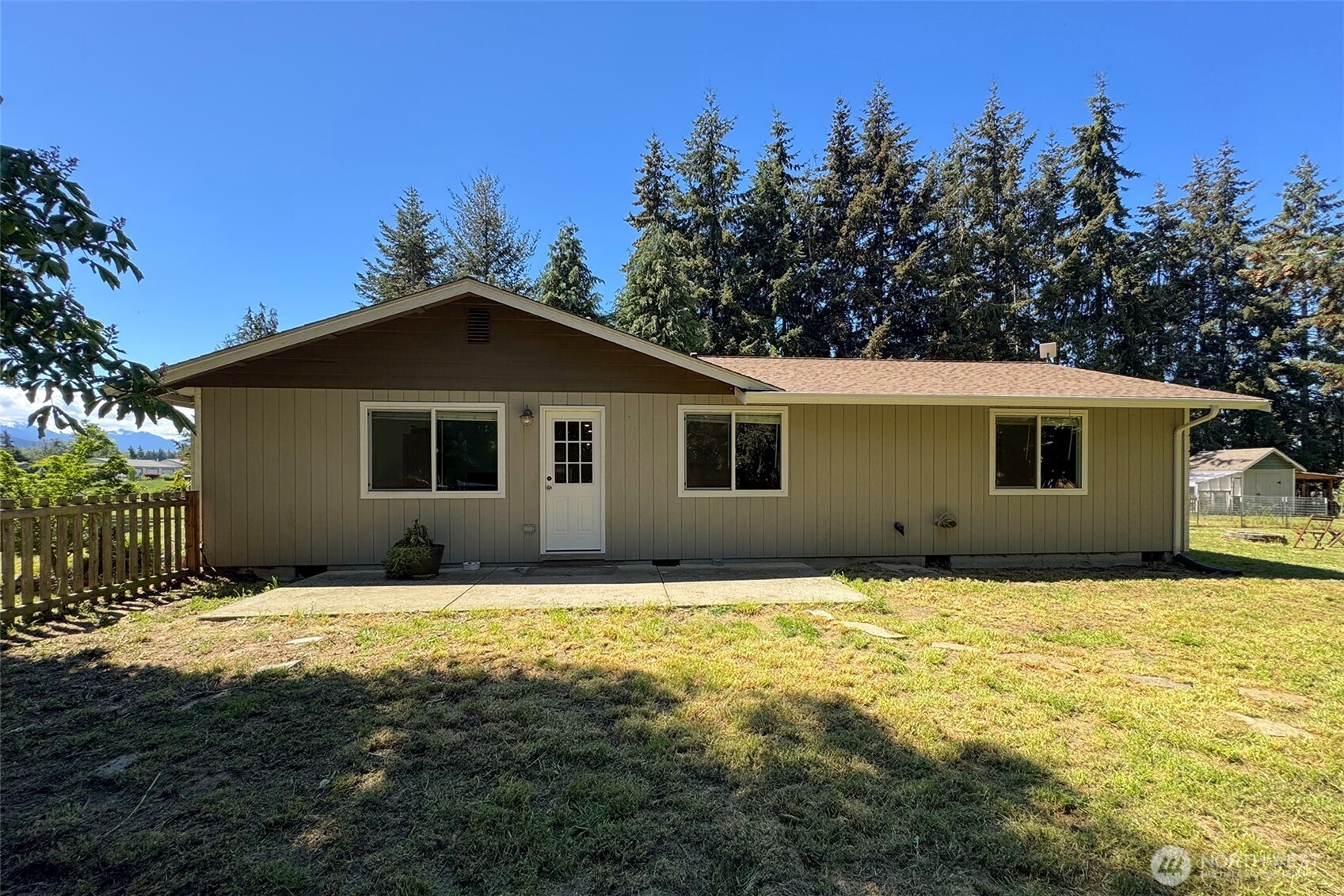 221 Mccomb Lane Sequim WA 98382