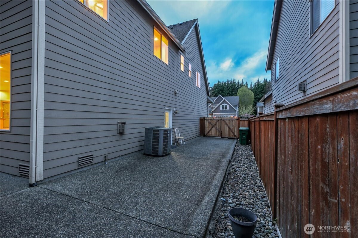 11526 160th Court NE Redmond WA 98052