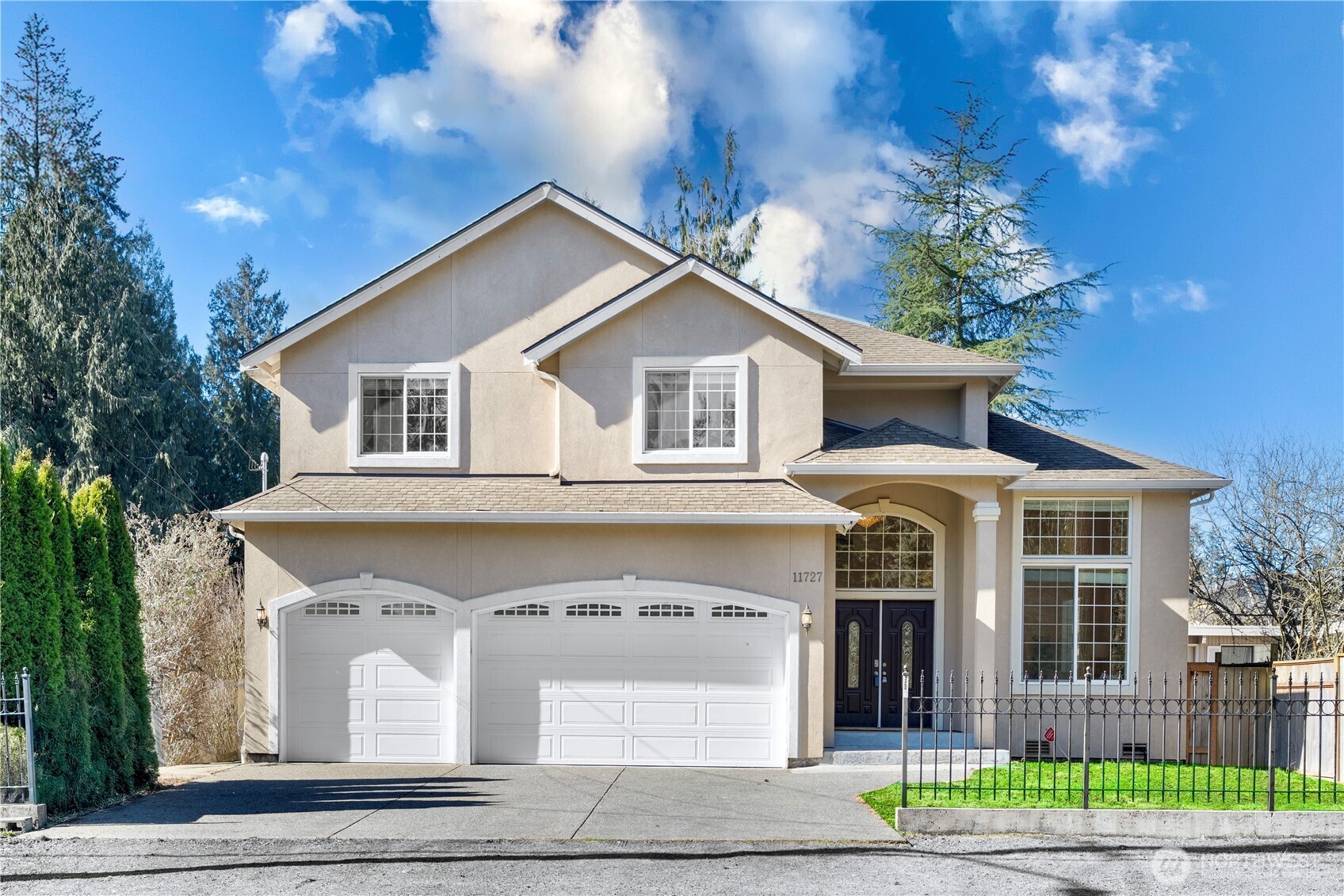 11727 17 Avenue NE Seattle WA 98125