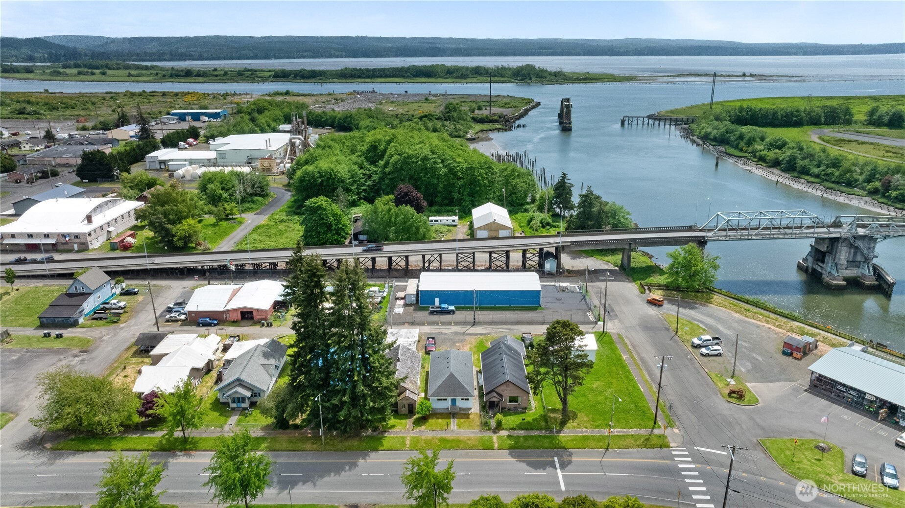 2006 Sumner Avenue Hoquiam WA 98550