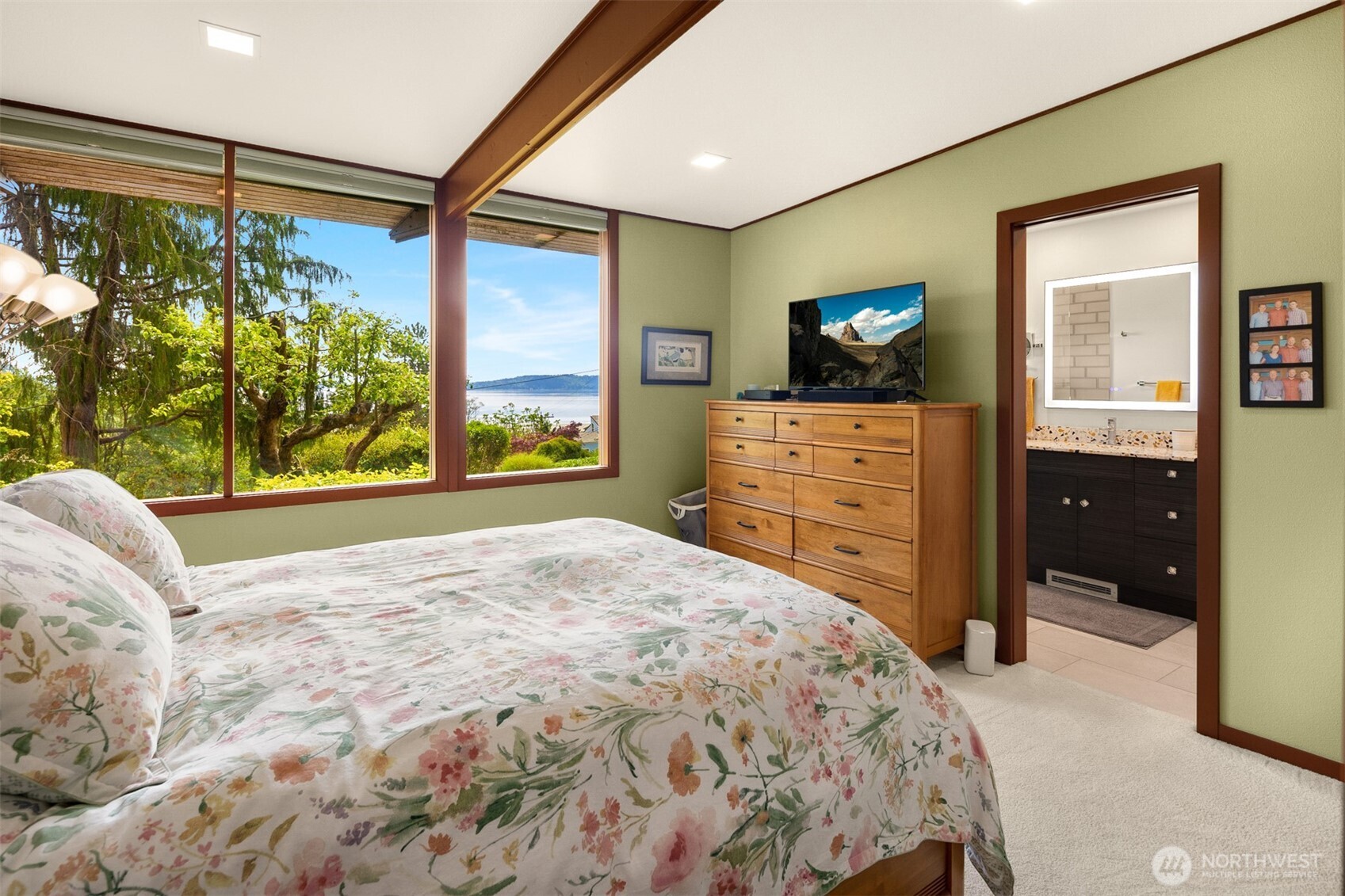 1360 SW 175th Street Normandy Park WA 98166