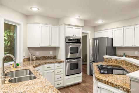 24109 SE 44th Court Sammamish WA 98029