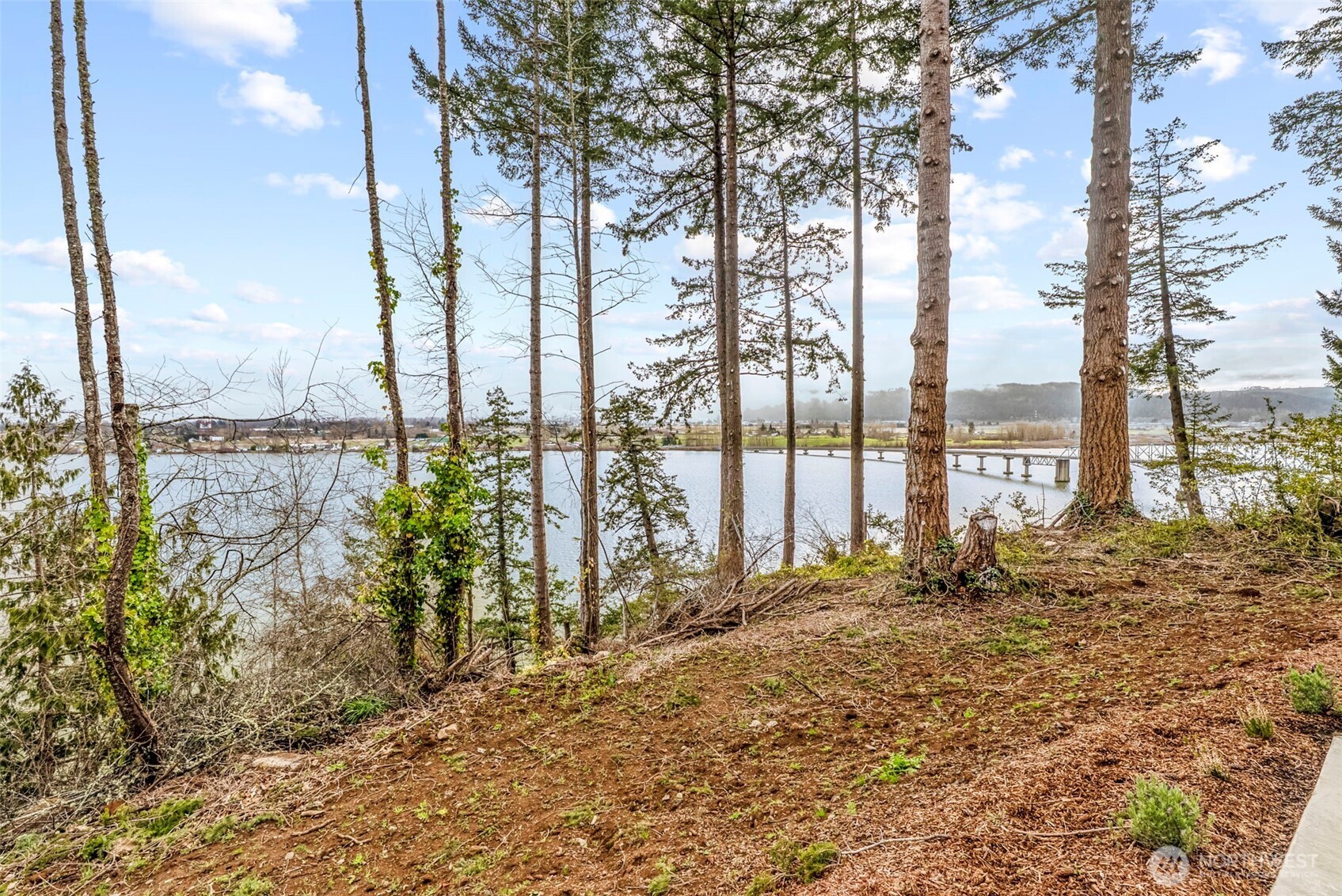 572 Columbia Street Cathlamet WA 98612