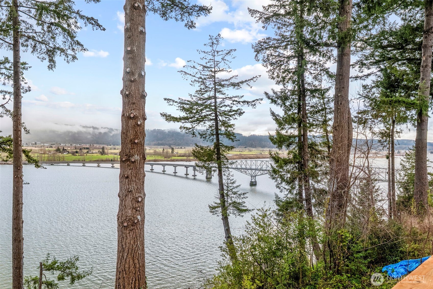 572 Columbia Street Cathlamet WA 98612