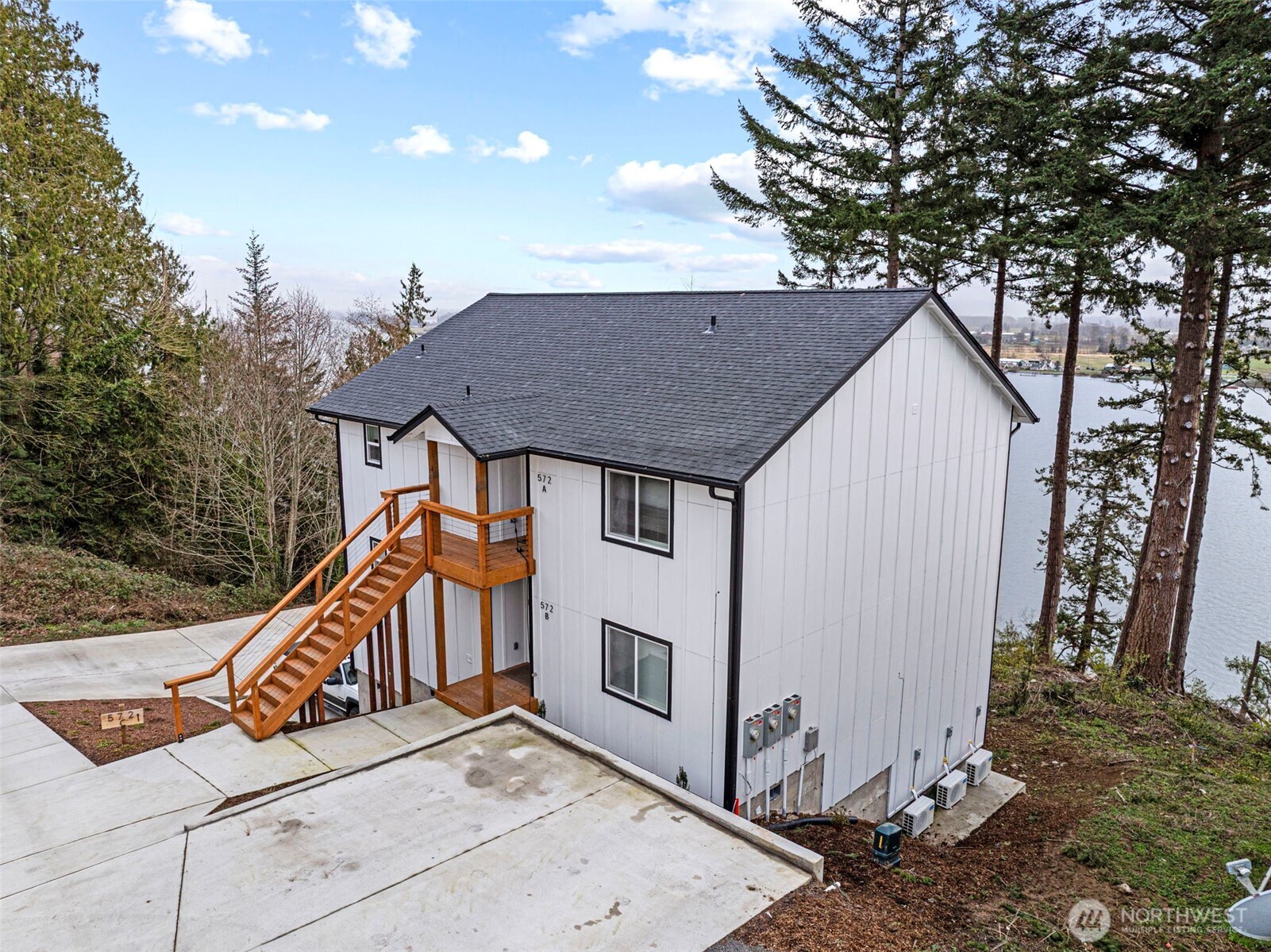 572 Columbia Street Cathlamet WA 98612