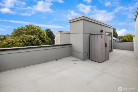 7439 Latona Avenue NE Seattle WA 98115