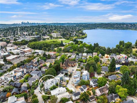 7439 Latona Avenue NE Seattle WA 98115