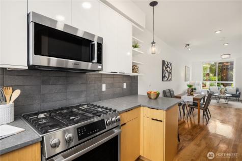 7439 Latona Avenue NE Seattle WA 98115