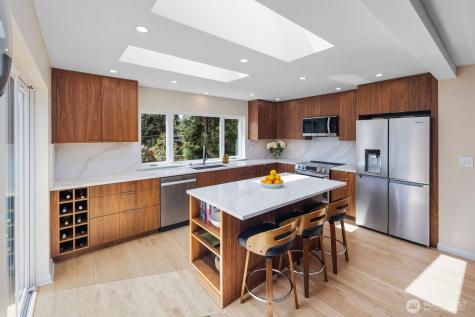4531 Stanford Avenue NE Seattle WA 98105