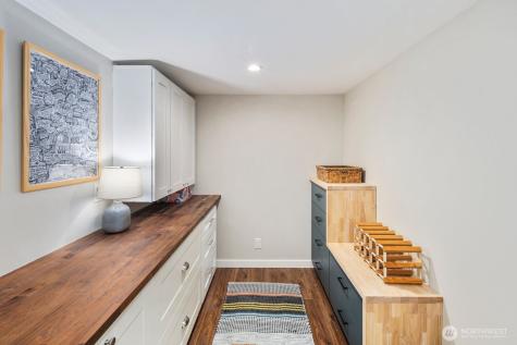 4531 Stanford Avenue NE Seattle WA 98105