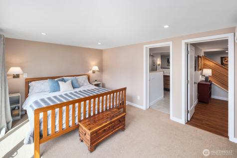 4531 Stanford Avenue NE Seattle WA 98105