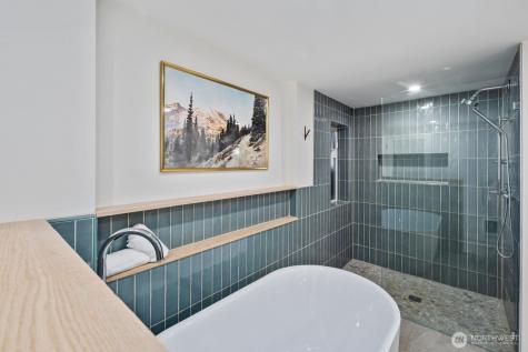 4531 Stanford Avenue NE Seattle WA 98105