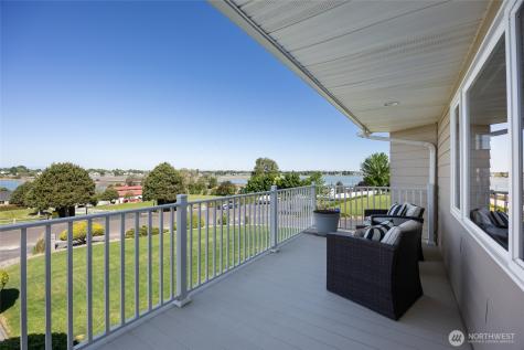 927 Easy Street NE Moses Lake WA 98837