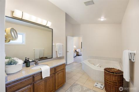927 Easy Street NE Moses Lake WA 98837