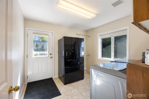 927 Easy Street NE Moses Lake WA 98837