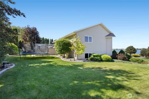 927 Easy Street NE Moses Lake WA 98837