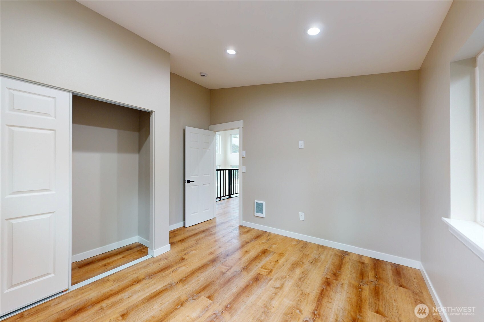 1235 Sunset Beach Lane Westport WA 98595