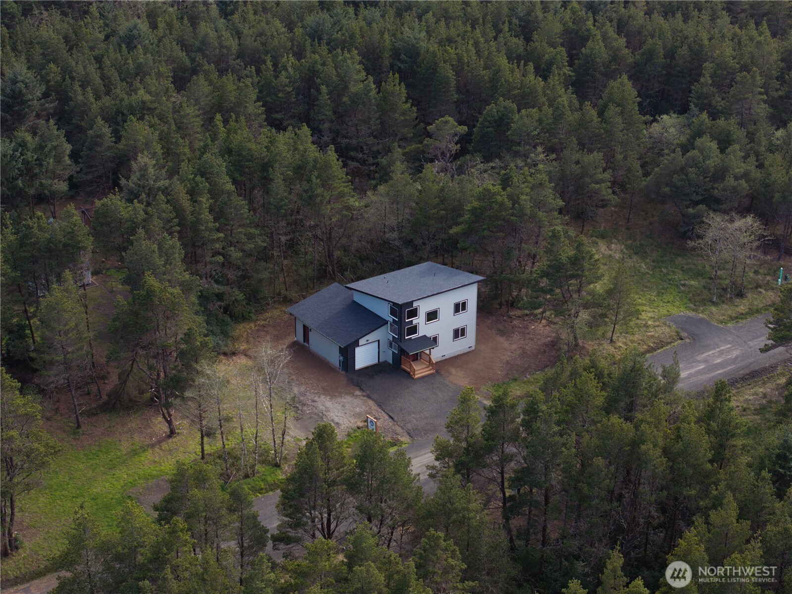 1235 Sunset Beach Lane Westport WA 98595