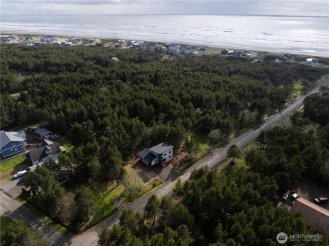 1235 Sunset Beach Lane Westport WA 98595