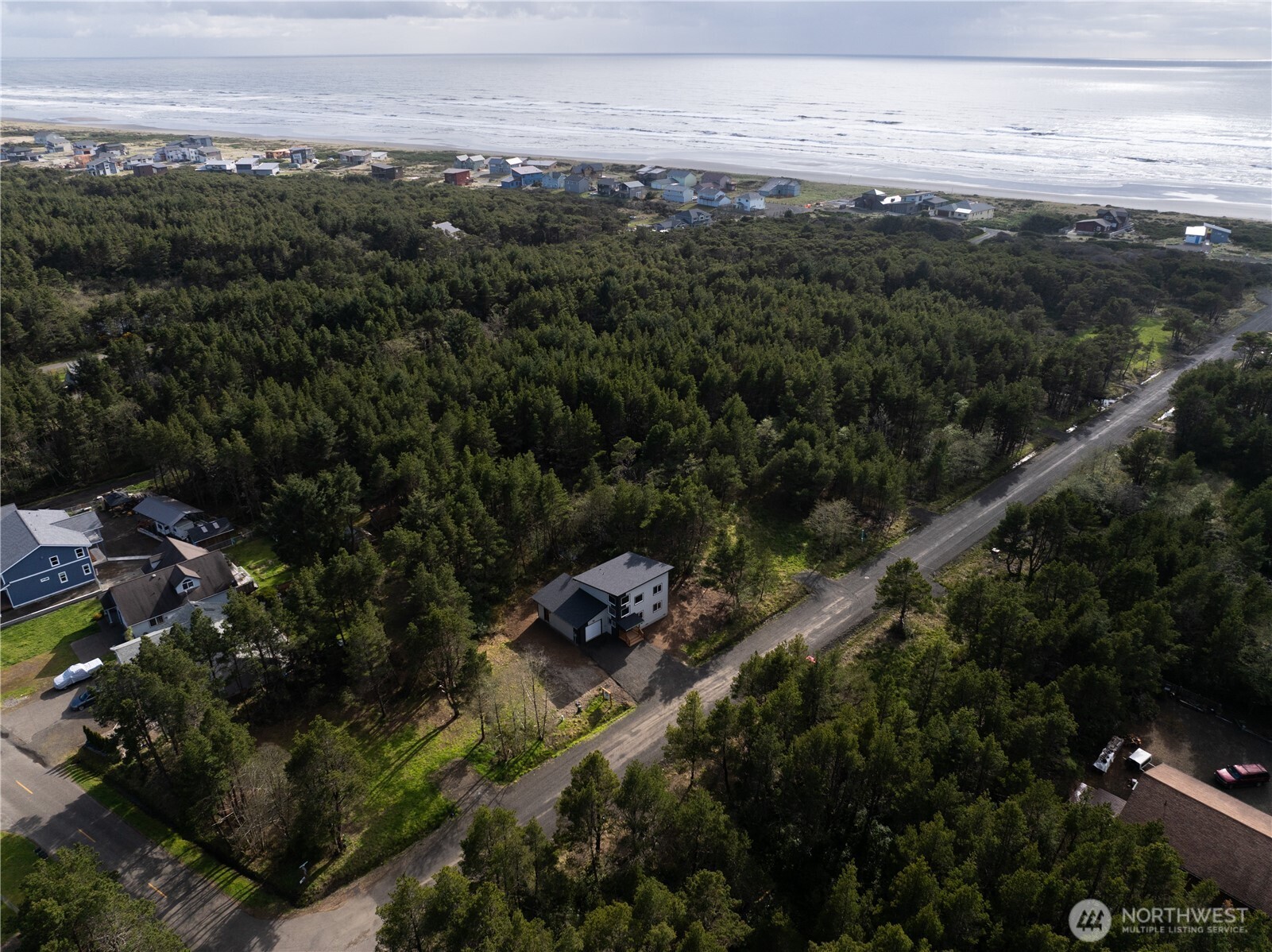 1235 Sunset Beach Lane Westport WA 98595