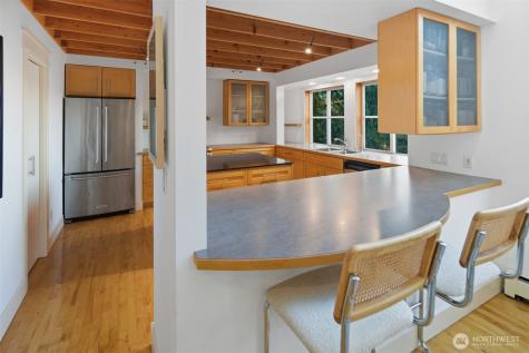 8770 Sand Point Way NE Seattle WA 98115