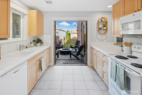 8770 Sand Point Way NE Seattle WA 98115