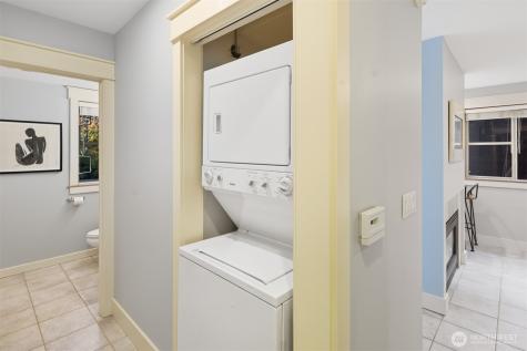 8770 Sand Point Way NE Seattle WA 98115